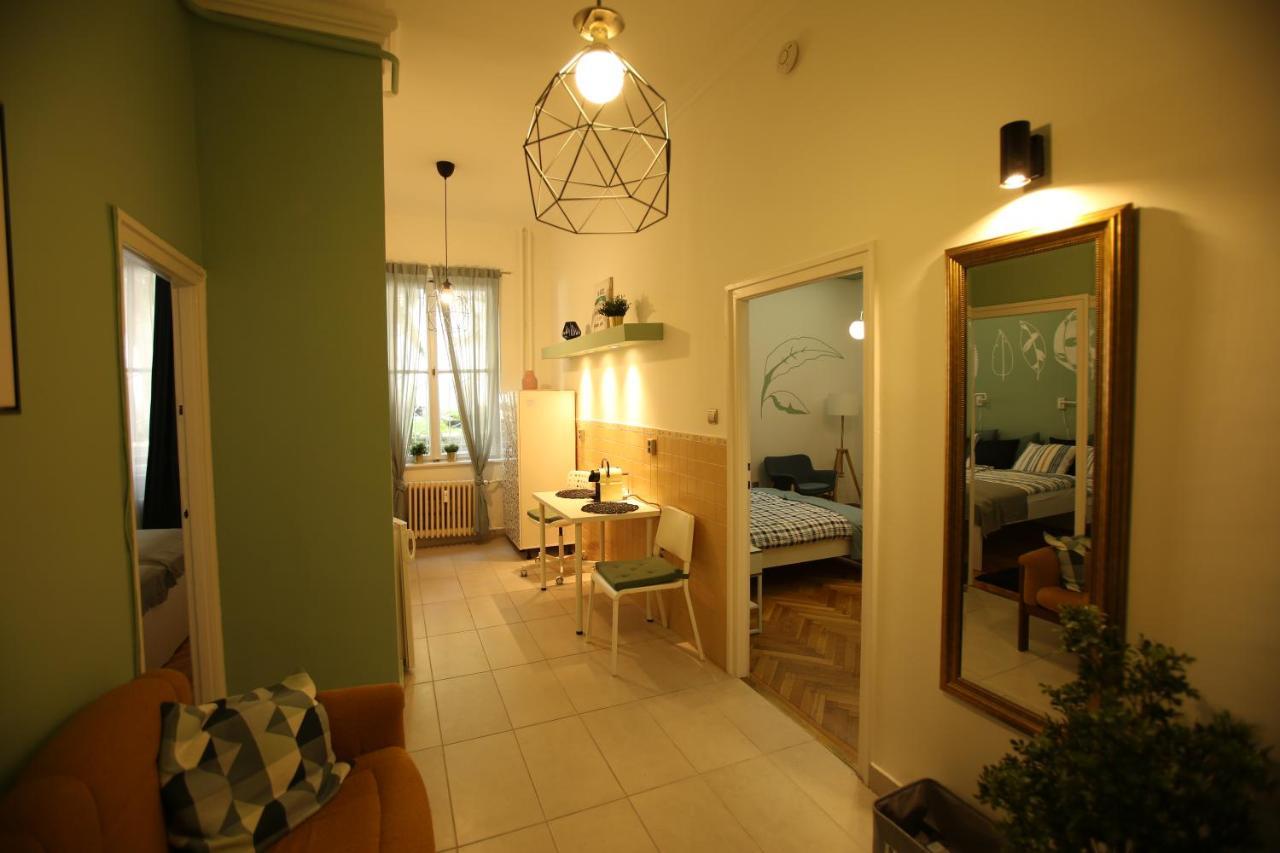 Castle Courtyard Hideaway Apartamento Budapeste Exterior foto