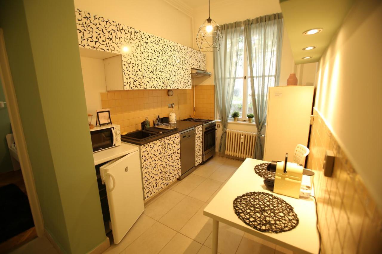 Castle Courtyard Hideaway Apartamento Budapeste Exterior foto