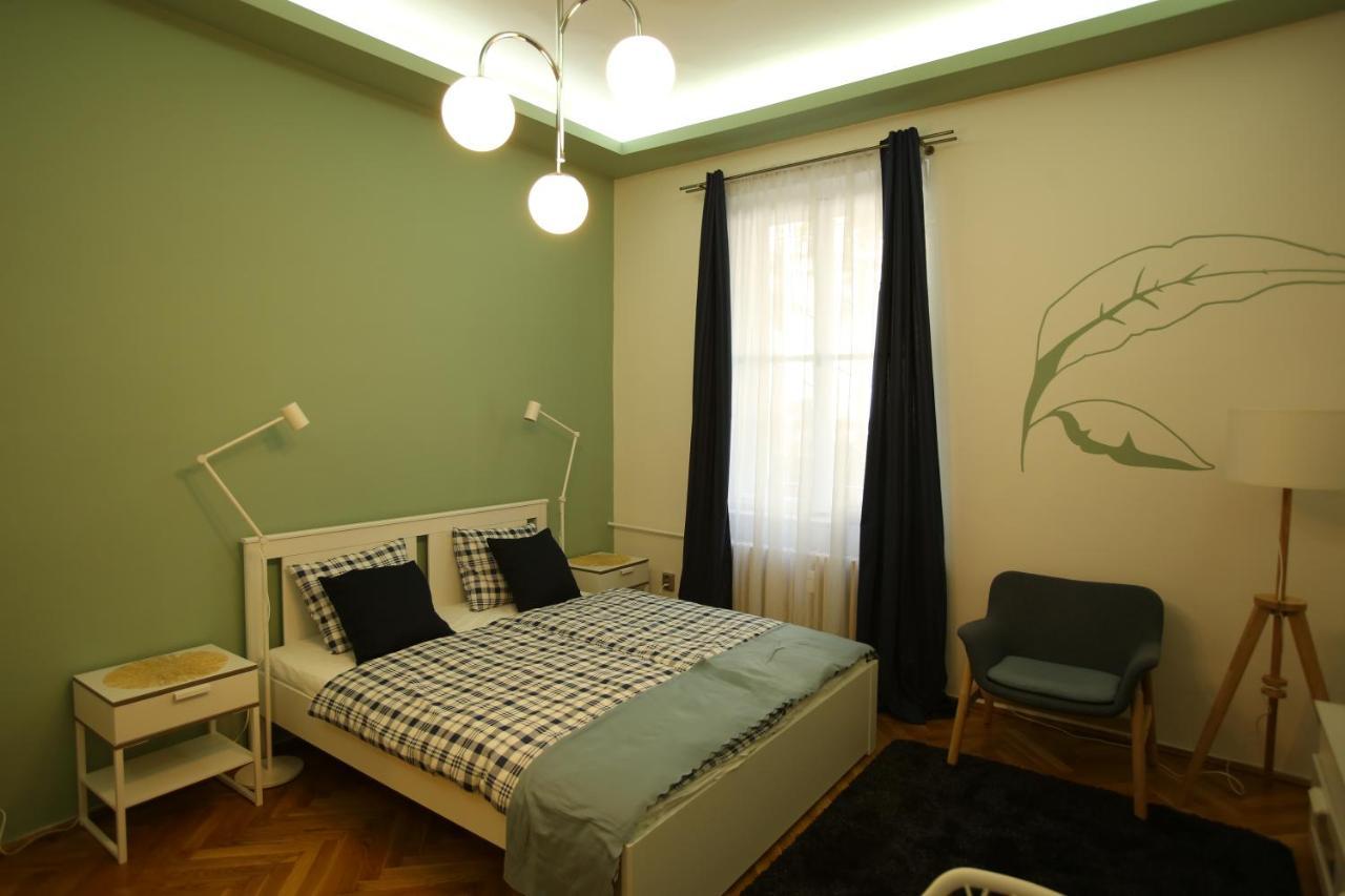 Castle Courtyard Hideaway Apartamento Budapeste Exterior foto